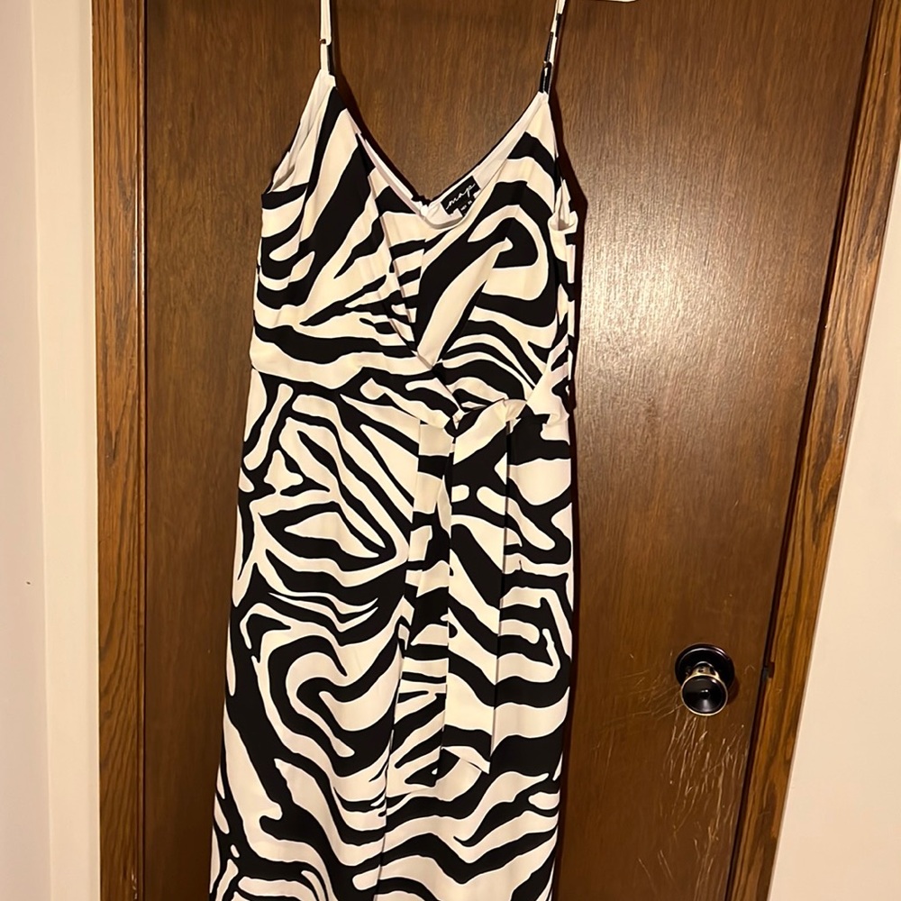 Map Wide Leg Black and White Jumpsuit Size XL